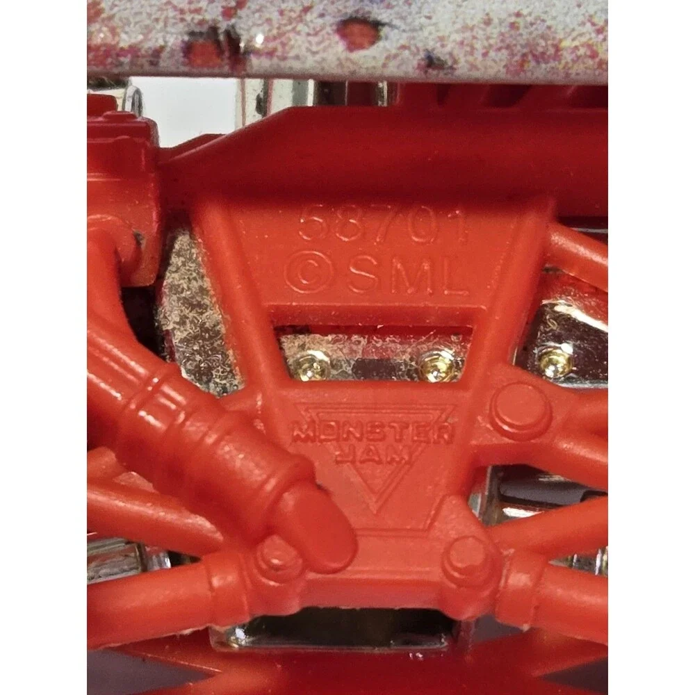 Monster Jam Zombie 1:64 Spin Master Red Wheels Moving Arms Diecast Truck